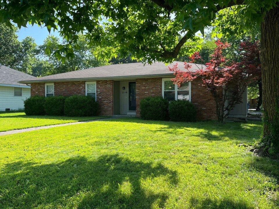 2546 S McCann Ave in Springfield, MO - Building Photo