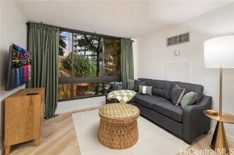300 Wai Nani Way in Honolulu, HI - Building Photo - Building Photo