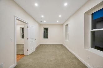 41-06 25th Ave in Queens, NY - Building Photo - Building Photo