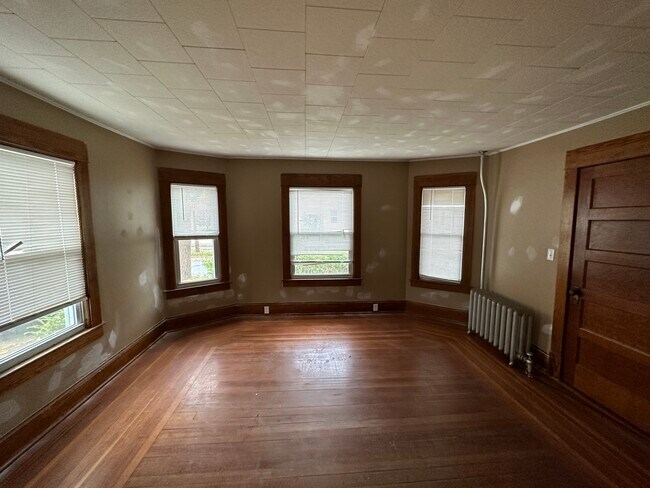 93 George St, Unit 1st Floor in Westfield, MA - Building Photo - Building Photo