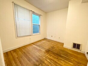 723 Parker St, Unit 2 in Boston, MA - Building Photo - Building Photo
