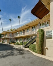 148 Catalina Ave in Pasadena, CA - Foto de edificio - Building Photo