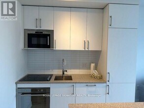 576 Front St W in Toronto, ON - Building Photo - Building Photo