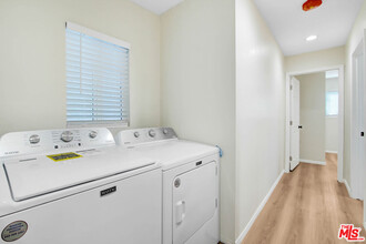 648 Hollister St in San Fernando, CA - Building Photo - Building Photo
