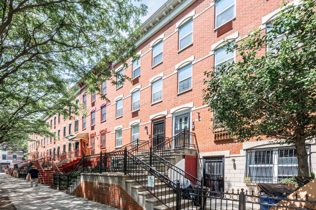 1796 Madison Ave in New York, NY - Building Photo