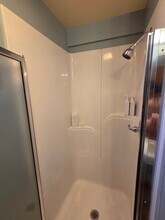 3819 SE Francis St in Portland, OR - Foto de edificio - Building Photo