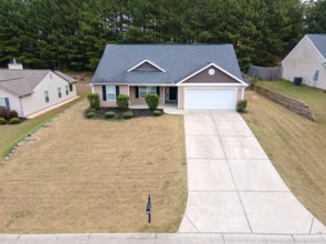 2026 Jessica Dr in Winder, GA - Foto de edificio - Building Photo