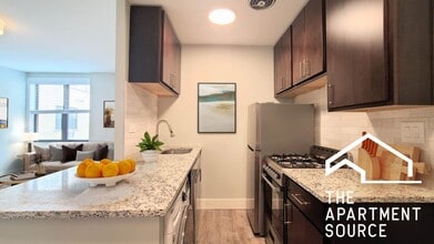 454 W Barry Ave, Unit 104 in Chicago, IL - Foto de edificio - Building Photo