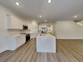 394 Pointe Dr in Dallas, GA - Building Photo - Building Photo