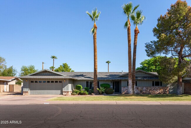 property at 332 E Geneva Dr
