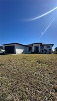 3217 64th St W in Lehigh Acres, FL - Building Photo