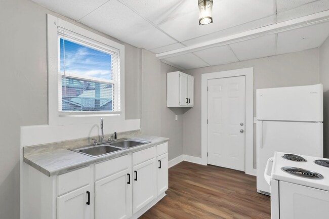 property at 1038-1040-1040 Forest St