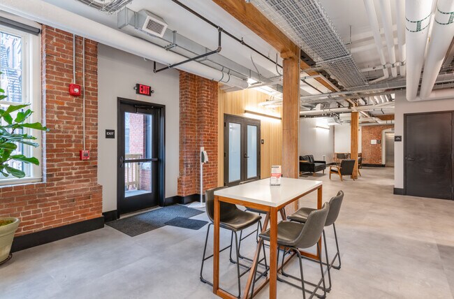 The Factory on Willow in Manchester, NH - Building Photo - Lobby