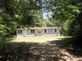 37 Burnham Rd in Newnan, GA - Building Photo