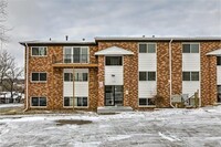 SAUNDERS & HIMEBAUGH TO WALNUT HILL LOT 32... in Omaha, NE - Foto de edificio - Interior Photo