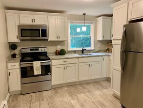 62 Cisar Rd, Unit 4 in Willington, CT - Building Photo - Building Photo