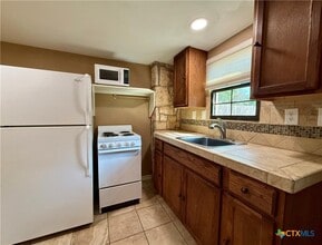 1133 Belvin St in San Marcos, TX - Building Photo - Building Photo