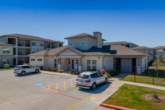 Enchanted Gardens Apartments in Victoria, TX - Building Photo - Building Photo