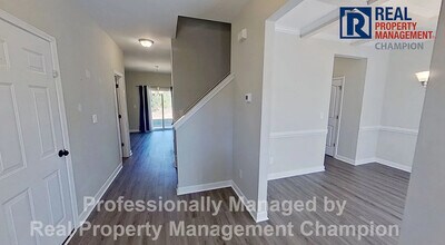 1003 Marston Dr in Jacksonville, NC - Foto de edificio - Building Photo