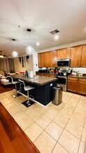 10655 N 9th St, Unit 113 in Phoenix, AZ - Foto de edificio - Building Photo