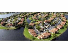 9831 Nob Hill Ct in Sunrise, FL - Foto de edificio - Building Photo