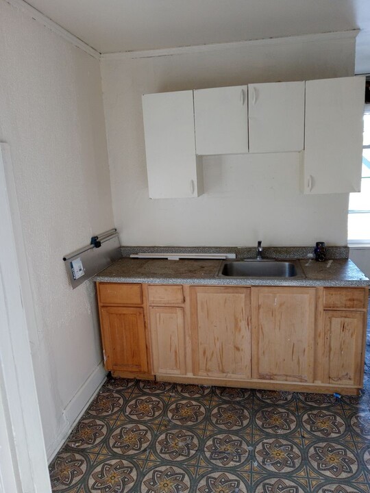 2517 W Garfield Ave-Unit -Lower in Milwaukee, WI - Building Photo