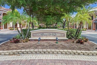 10127 Villagio Palms Way in Estero, FL - Foto de edificio - Building Photo