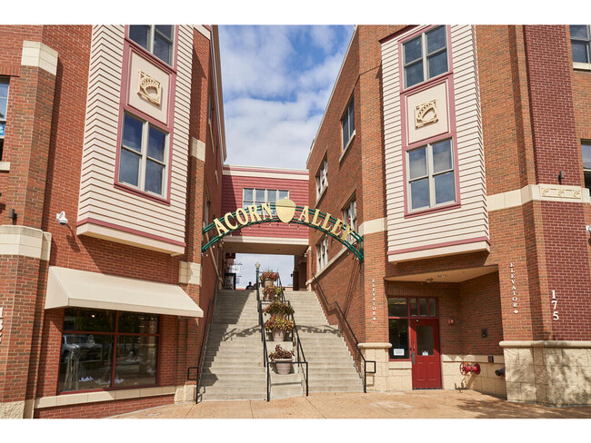 Acorn Corner in Kent, OH - Building Photo - Building Photo