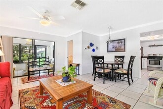 2573 Oakleaf Ln in Clearwater, FL - Building Photo - Building Photo