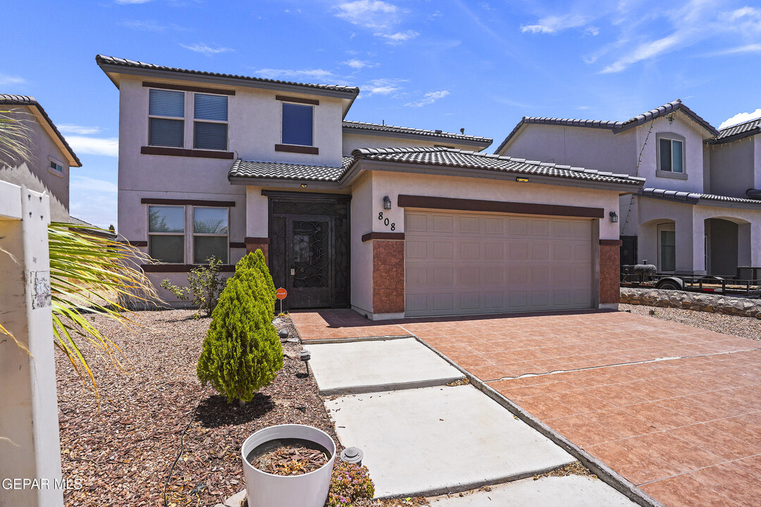 808 Spofforth Rd in El Paso, TX - Building Photo