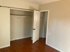 2813 N Santa Fe Ave in Compton, CA - Building Photo - Building Photo