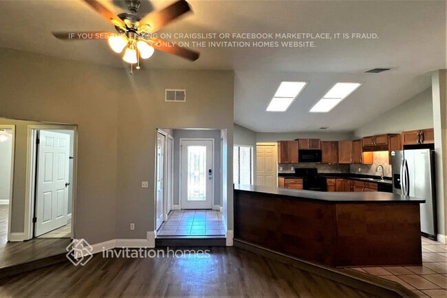 80 Hartwood St in Deltona, FL - Building Photo - Building Photo