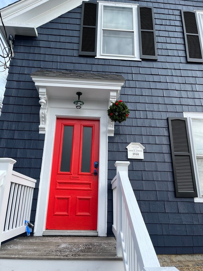 35 Lincoln Ave, Unit Suite B in Marblehead, MA - Building Photo - Building Photo