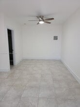 5162 SW 157th Ct in Miami, FL - Building Photo - Building Photo