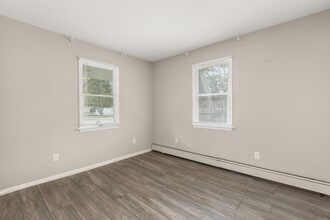 447 Johnson Ave, Unit 1 in Ronkonkoma, NY - Building Photo - Building Photo