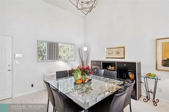 3457 NW 44th St in Lauderdale Lakes, FL - Building Photo - Building Photo