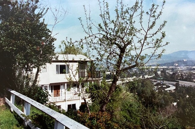 1915 Modjeska St in Los Angeles, CA - Foto de edificio - Building Photo
