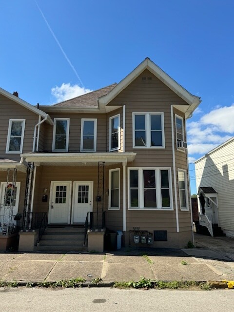 316 Harrison Ave in Greensburg, PA - Foto de edificio