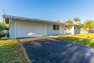 9375 SW 181st St in Palmetto Bay, FL - Building Photo