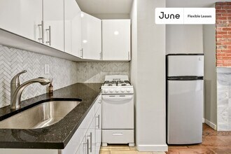 534 E 14th St in New York, NY - Building Photo - Building Photo