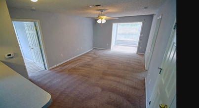 Room in Condo on Wolfmill Dr in Raleigh, NC - Building Photo - Building Photo