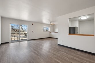 Riverstone Townhomes in Stoughton, WI - Building Photo - Building Photo