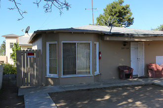 320-324 N Indiana Ave in Vista, CA - Building Photo - Building Photo