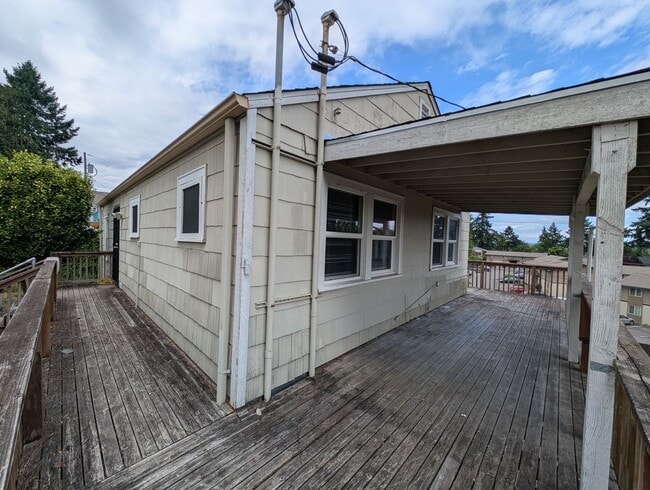 property at 1611 Trenton Ave