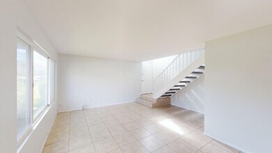 10 Oval Rd in Irvine, CA - Building Photo - Building Photo