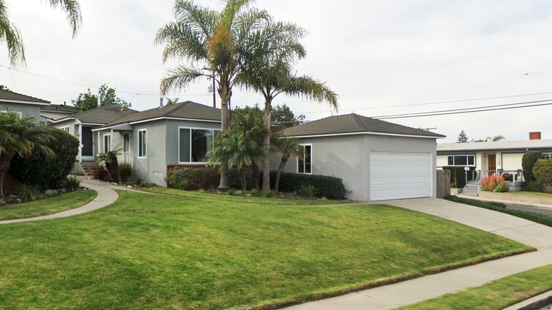 1400 18th St in Manhattan Beach, CA - Building Photo