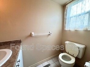 15 15 Derby St in Hamilton, ON - Building Photo - Building Photo