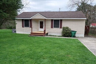 14 Winston Square in Tuscumbia, AL - Building Photo