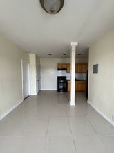 273 Verona Ave, Unit 2 in Newark, NJ - Building Photo - Building Photo