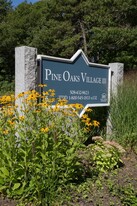 Pine Oaks Village Apartments in Harwich, MA - Foto de edificio - Building Photo